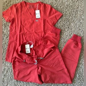 FIGS Clay scrubs set